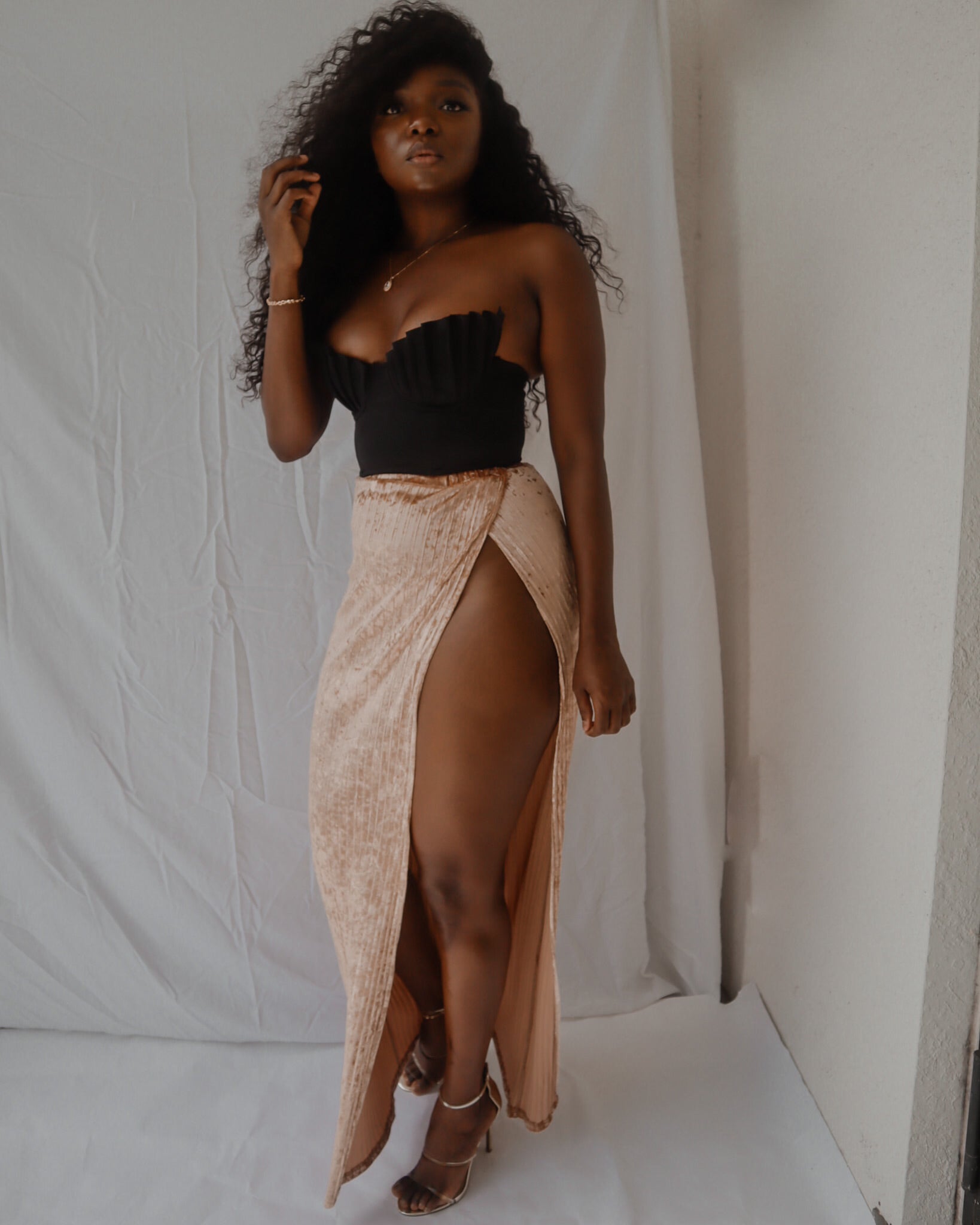 Beige velvet side split skirt